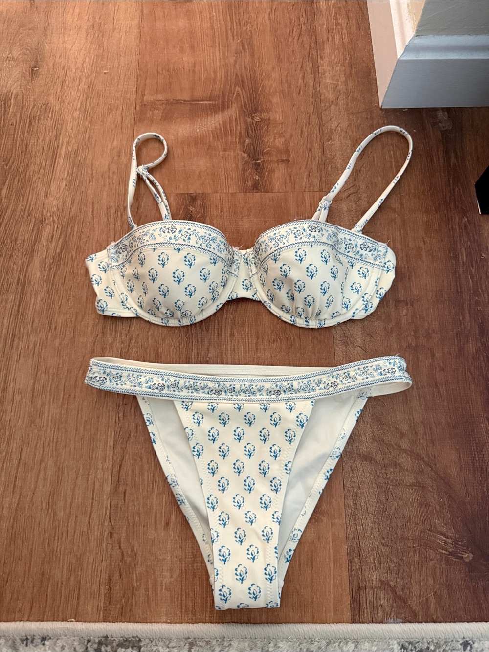 Solid & striped bikini set